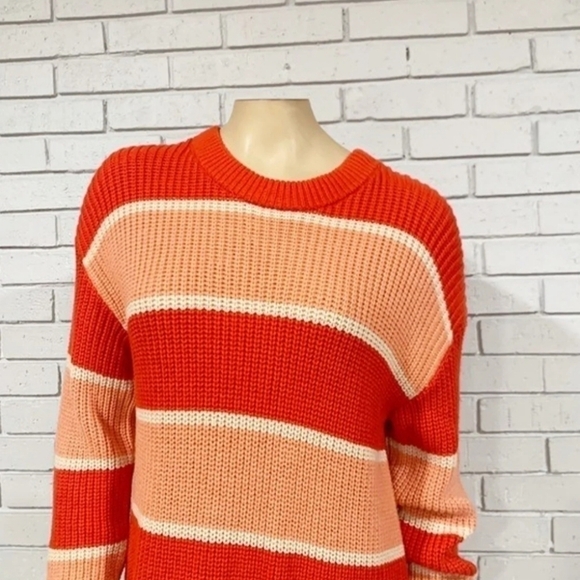 Saks Wythe NY Wide Striped Orange Coral Crew Neck Chunky Cozy Sweater Sz Medium - Picture 8 of 10